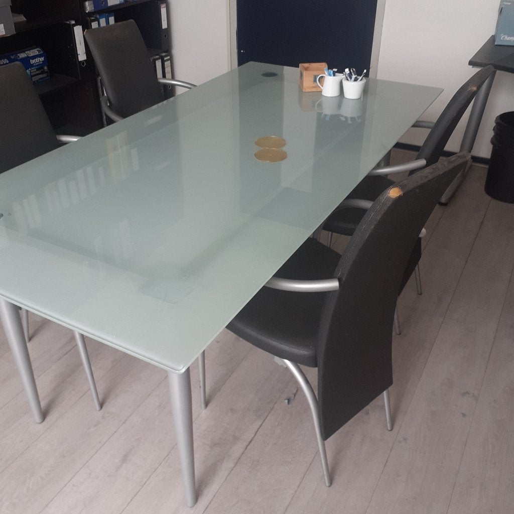 gratis af te halen tafel, Gebruikt, Glas, 150 tot 200 cm, Vier personen