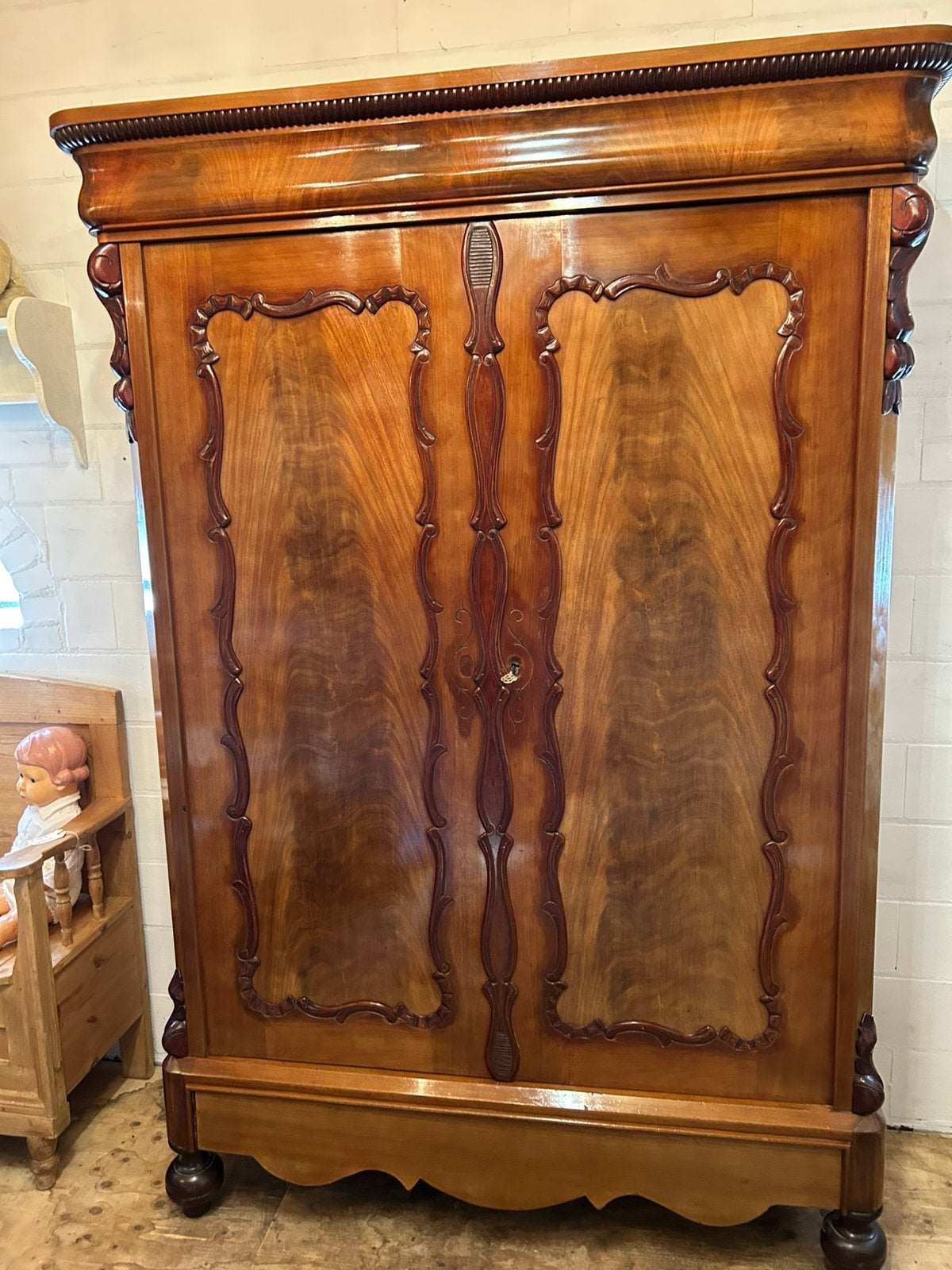 Mooie antieke biedermeier kast linnenkast, Ophalen