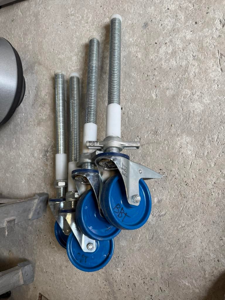 Set steiger wielen., Doe-het-zelf en Verbouw, Steigers, Ophalen, Zo goed als nieuw, Rolsteiger of Kamersteiger, Minder dan 2 meter