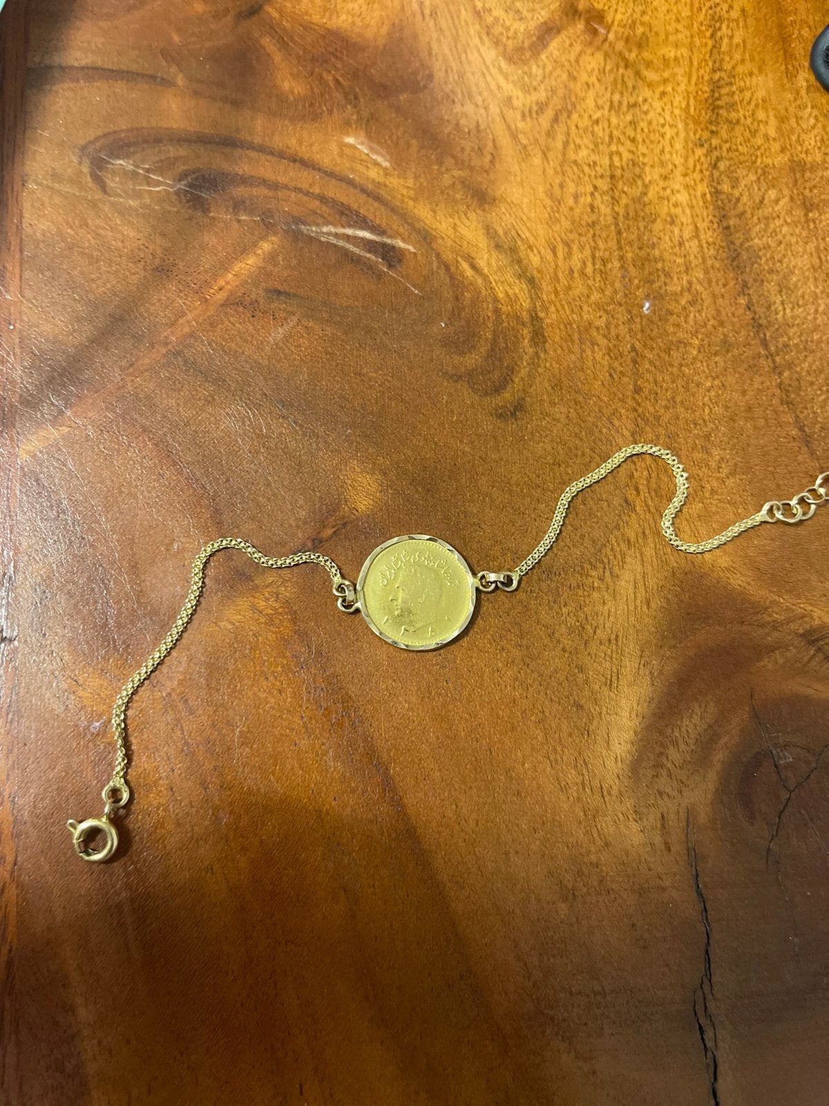 Gouden mooie armband met goude muntje, Sieraden, Tassen en Uiterlijk, Piercings, Ophalen of Verzenden, Zo goed als nieuw, Goud