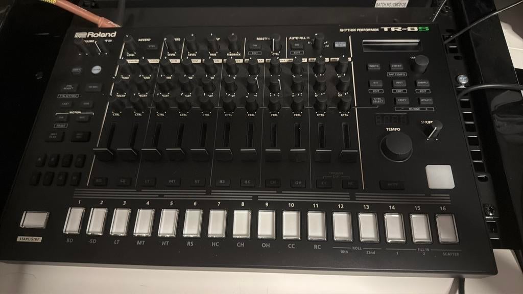 Roland TR-8S Rhythm Performer – ZGAN + originele doos, Ophalen of Verzenden, Zo goed als nieuw, Roland