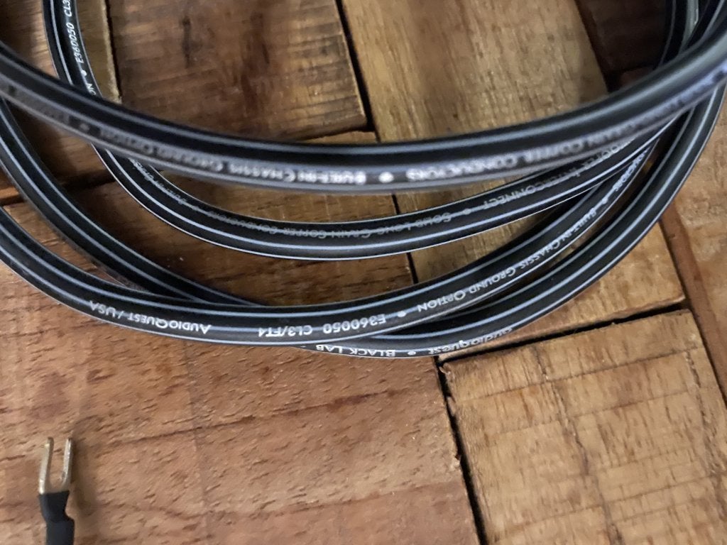 Audioquest Black Lab subwoofer kabel 2m, Ophalen of Verzenden, Zo goed als nieuw, 2 tot 5 meter, Luidsprekerkabel
