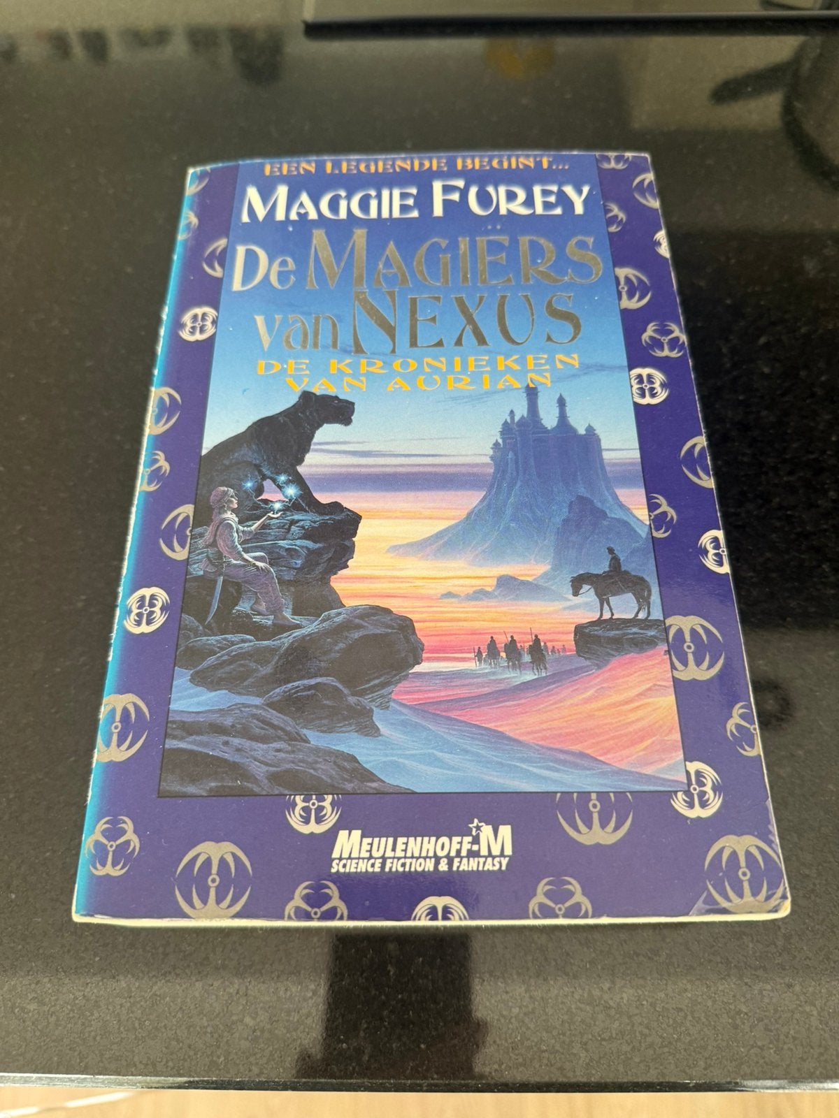 De Kronieken van Aurian,Maggie Furey, Boeken, Ophalen of Verzenden, Gelezen