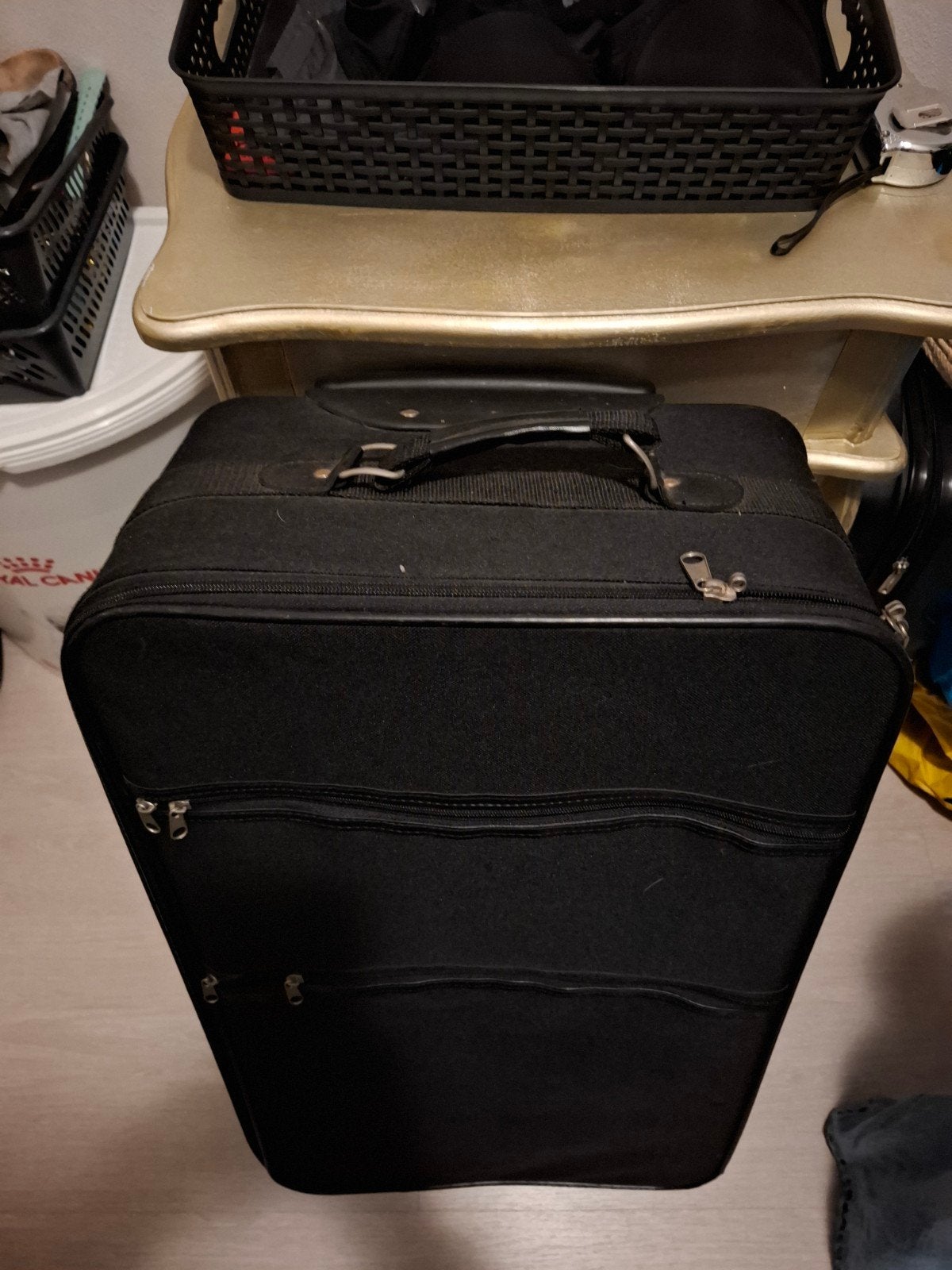 Zwarte zachte koffer, Uitschuifbare handgreep, Gebruikt, Zacht kunststof, 35 tot 45 cm