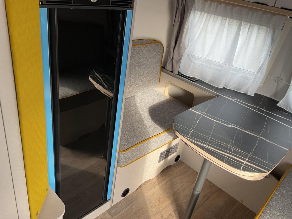 Eriba Touring 630 Urban Memphis Luifel/mover AANBIEDING, Dwarsbed, Standaardzit, Schokbreker, Bedrijf