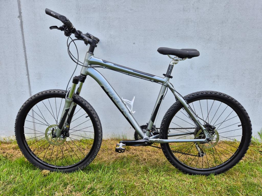 Nette TREK 4 SERIES MTB 26 Inch 24 Versnellingen, Fietsen en Brommers, Fietsen | Mountainbikes en ATB, Ophalen, Zo goed als nieuw