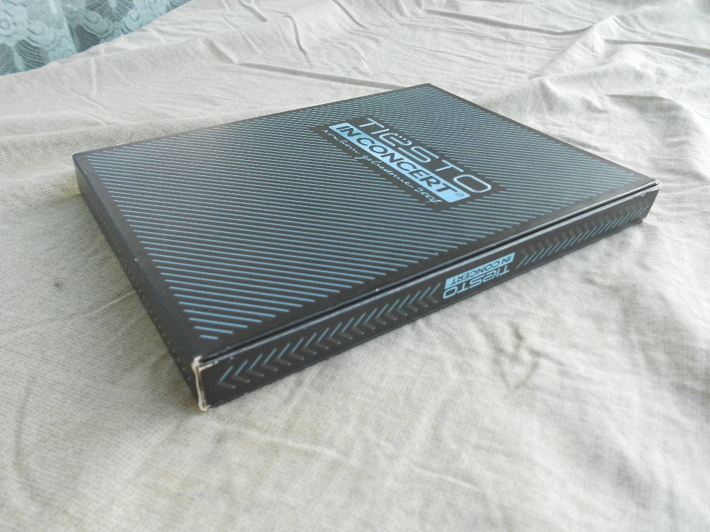 Dubbel dvd-box dj tiesto in concert arnhem gelredome 2004., Alle leeftijden, Ophalen, Gebruikt, Overige genres