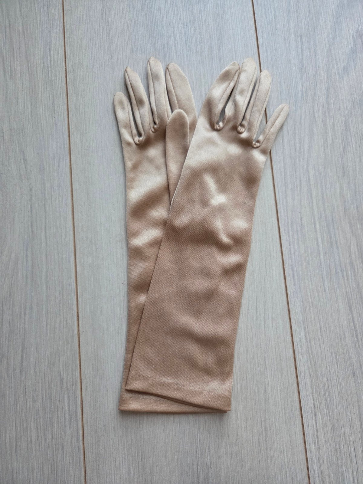 Nieuwe Gouden Satijnen Gala Handschoenen Maat S, Ophalen of Verzenden, Nieuw