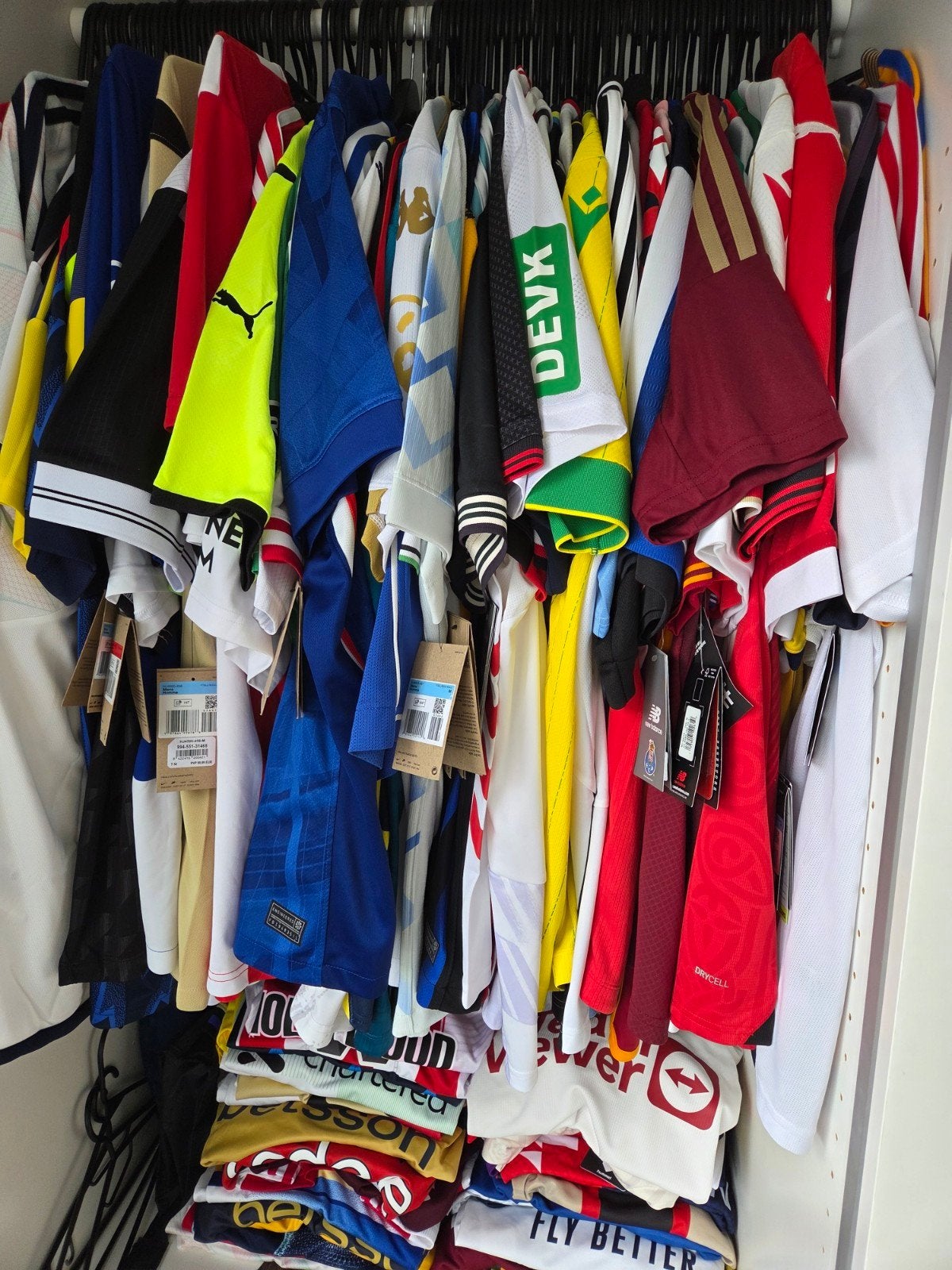 meer dan 150 voetbalshirts op voorraad, maat M en L, Ophalen of Verzenden, Nieuw, Shirt