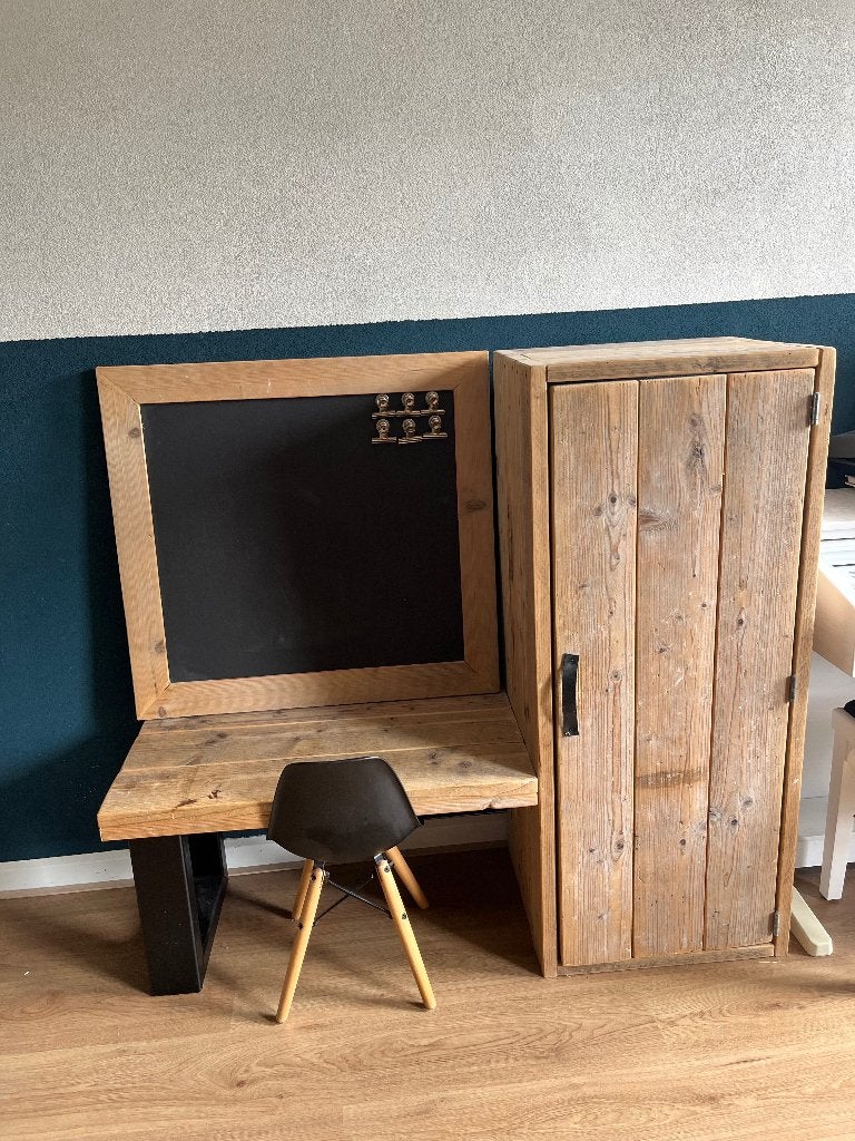 Speelbureau speelgoedkast met krijtbord, Ophalen, 50 tot 70 cm, 105 cm of meer, Zo goed als nieuw