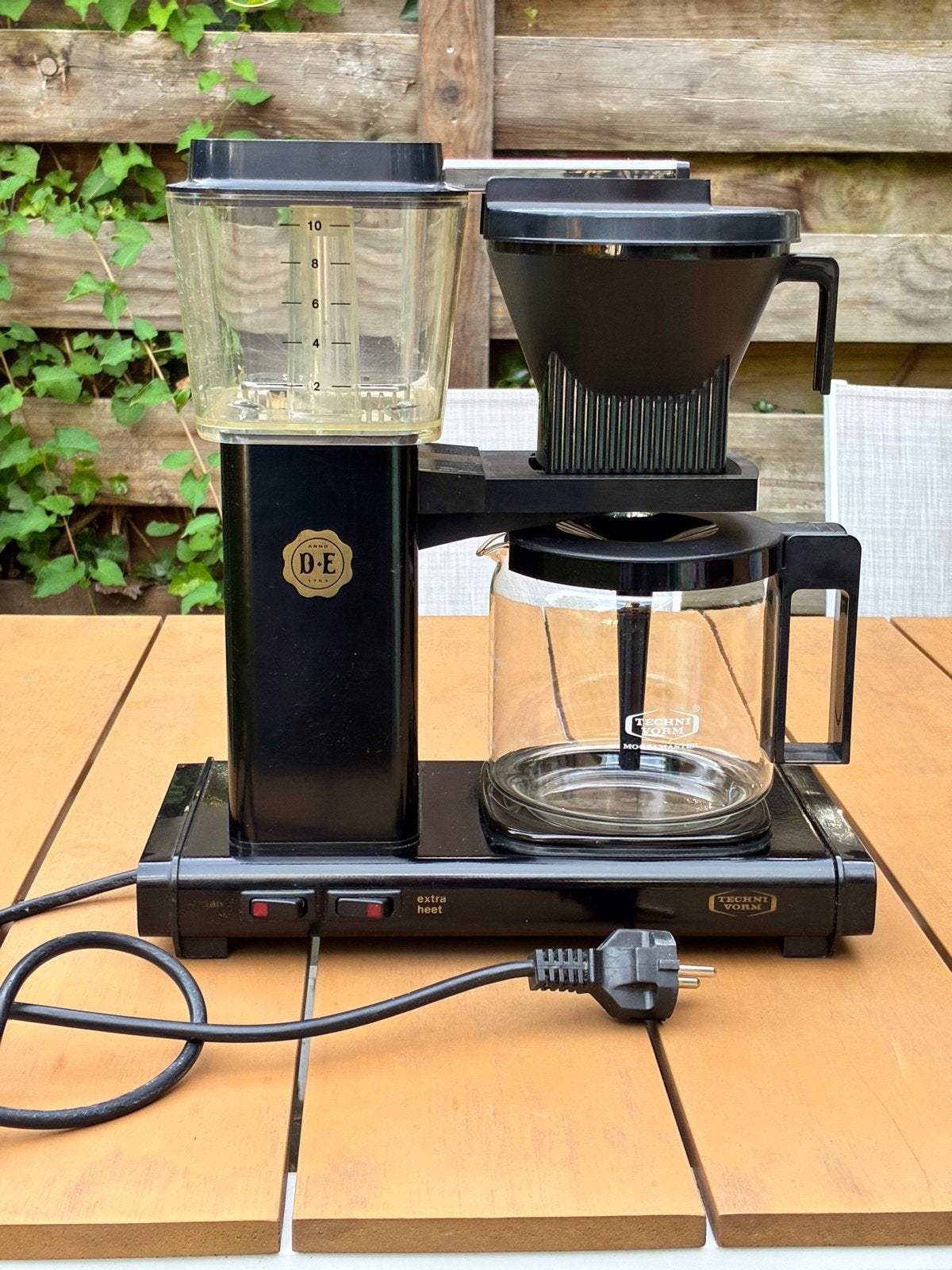 Douwe Egberts koffiemachine - Zwart, Witgoed en Apparatuur, Koffiezetapparaten, Gebruikt, 10 kopjes of meer, Koffiemachine, Gemalen koffie