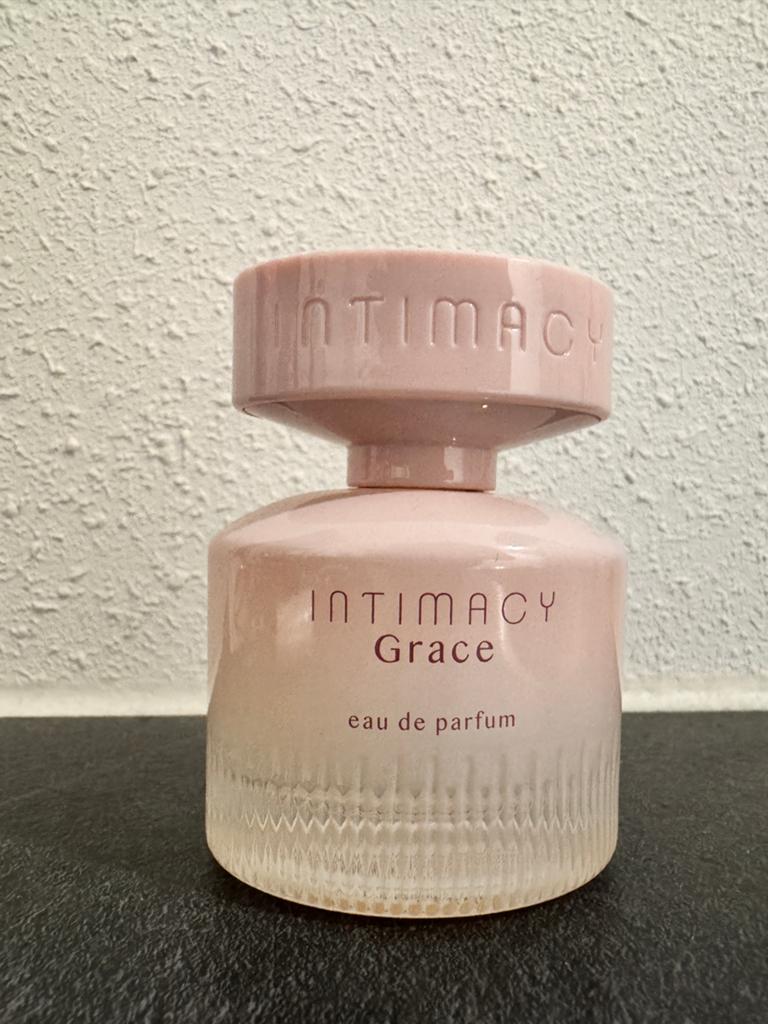 Intimacy Grace Eau de Parfum 50ml, Sieraden, Tassen en Uiterlijk, Uiterlijk | Parfum, Ophalen, Nieuw
