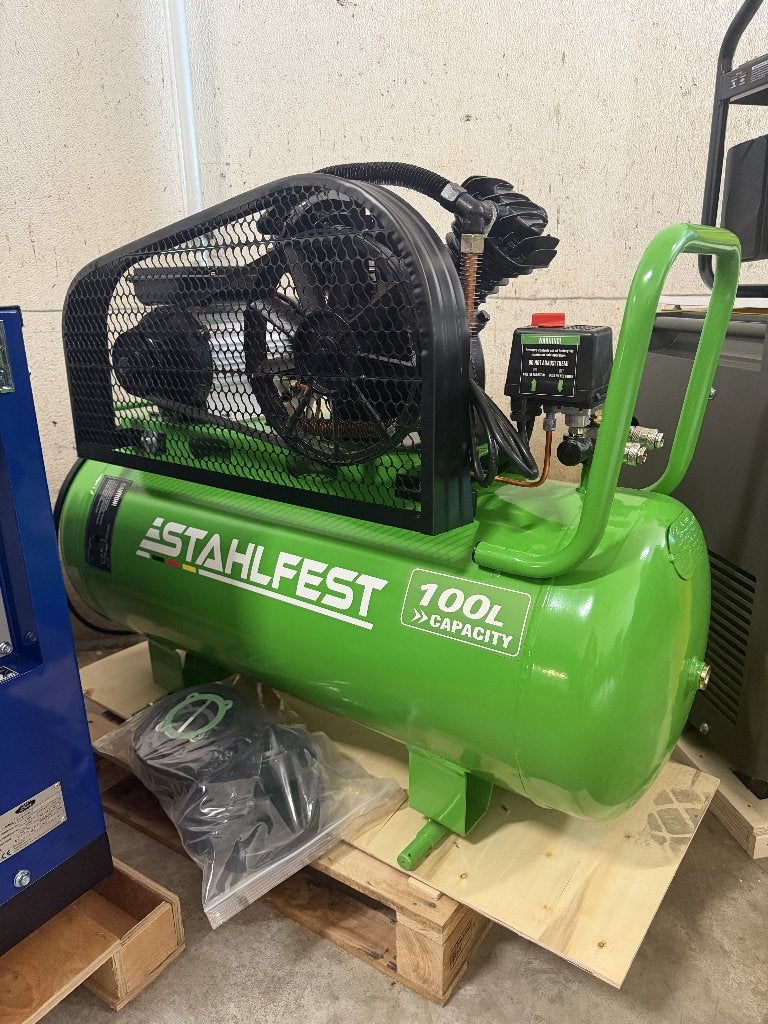 Stahlfest 100L compressor 230 V, Doe-het-zelf en Verbouw, Ophalen, Nieuw, 200 tot 400 liter/min, 6 tot 10 bar