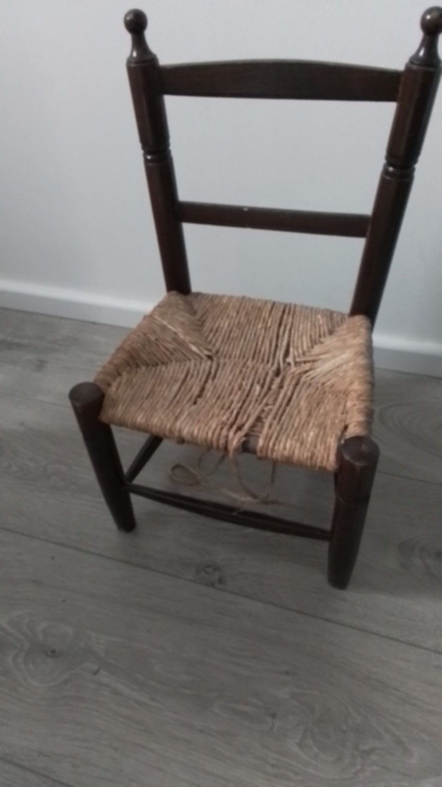 Vintage houten kinderstoel met rieten zitting, Kinderen en Baby's, Kinderstoelen, Ophalen, Gebruikt, Overige typen