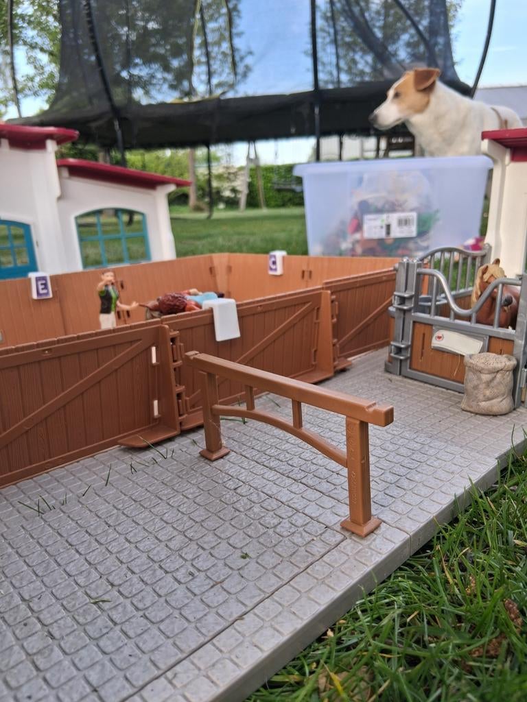 ️SCHLEICH BINNENBAK MET STALLEN️, Ophalen of Verzenden, Zo goed als nieuw, Poppenhuis