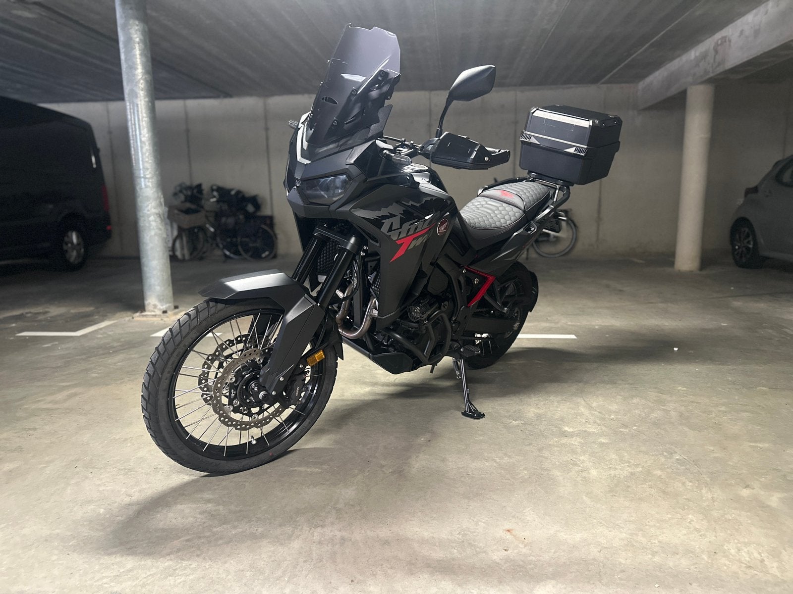 Honda Africa Twin 1100 DCT – 2025 1of1 Black Edition., Motoren, Motoren | Honda, Bedrijf, Toermotor