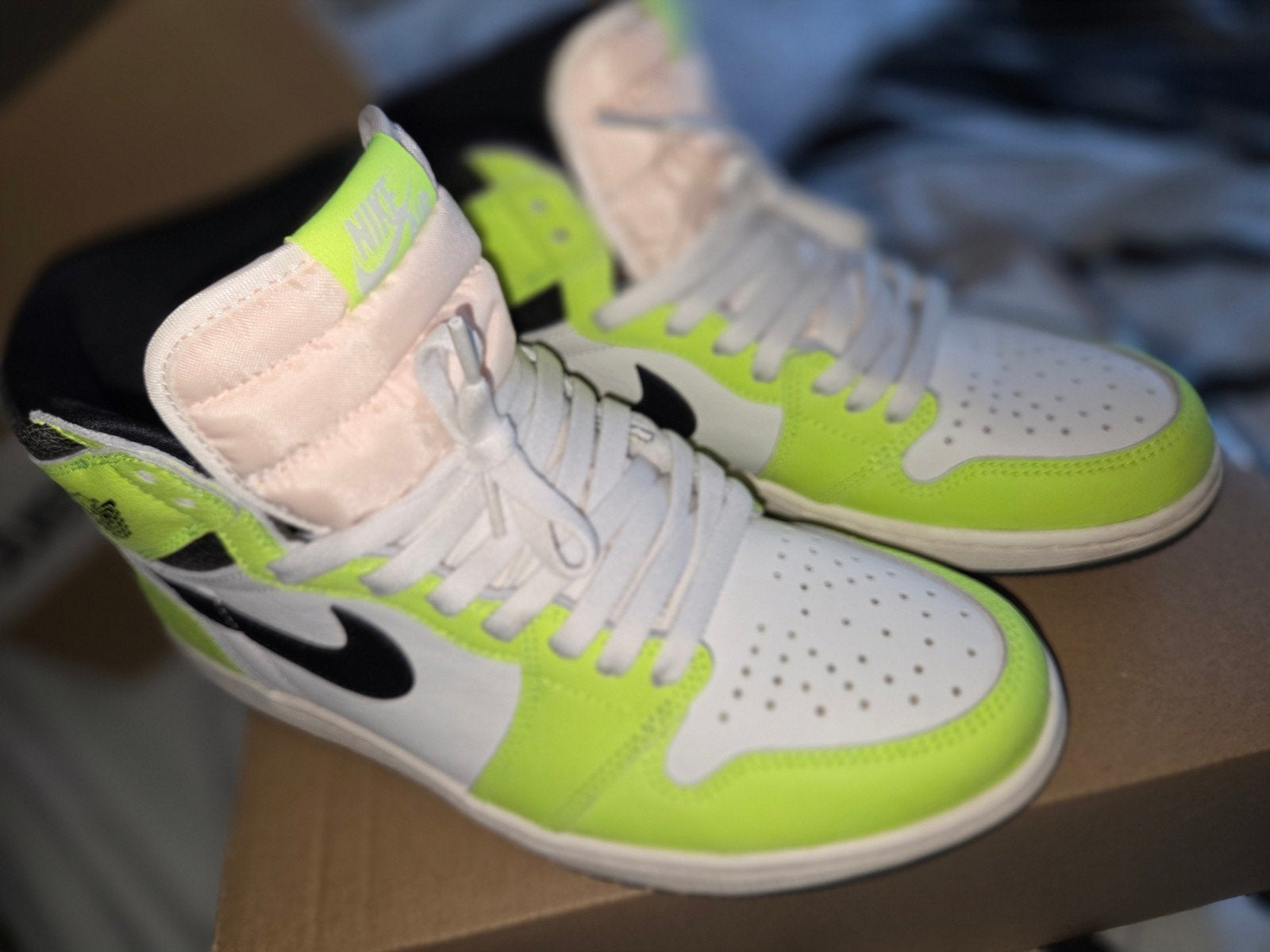 Nike Air Jordan 1 Retro High OG 'Visionaire', Ophalen of Verzenden, Zo goed als nieuw