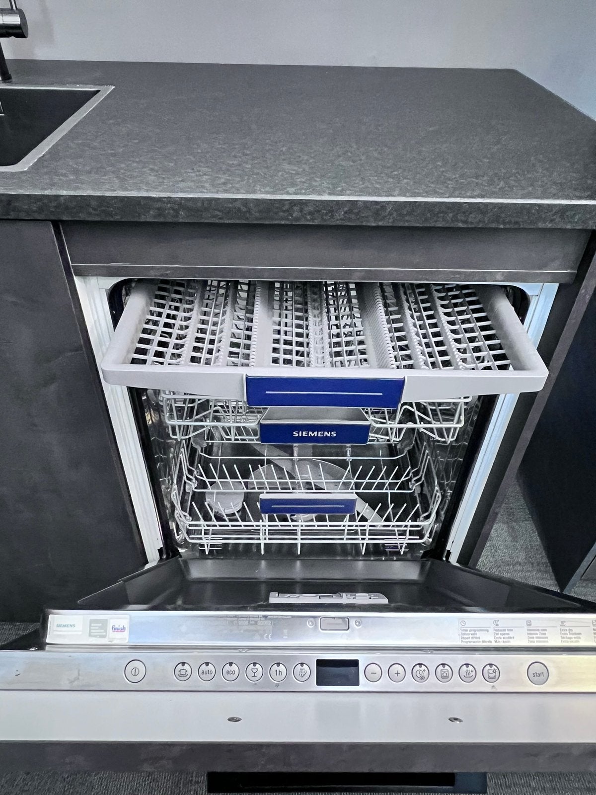 Foto 15 van Prachtige kwaliteit keuken van Keukenmax met graniet en Bora