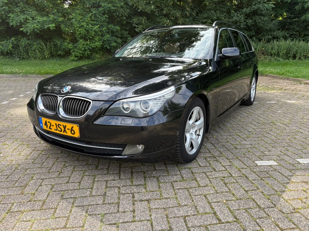 BMW 530i Touring (E61 LCI)2009 Automaat Origineel Nederlands, Auto's, BMW, Achterwielaandrijving, Beige, 2000 kg, Particulier