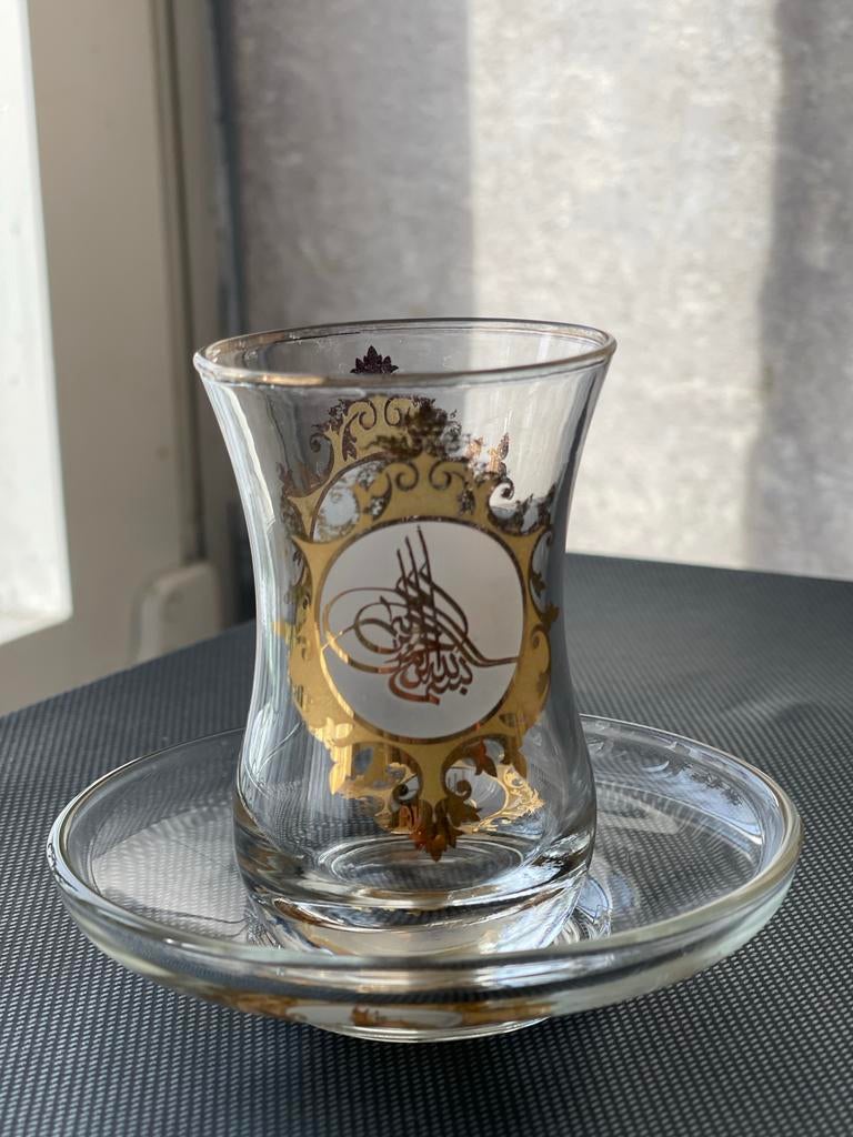 Turkse theeglazen met schoteltjes, Huis en Inrichting, Keuken | Servies, Ophalen, Glas of Glazen, Gebruikt, Glas