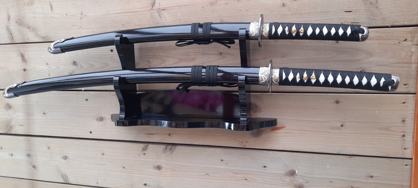 Scherpe samurai zwaarden, sabel, mes, dolk

Sc, Ophalen of Verzenden, Overige soorten, Azië, Zwaard of Sabel