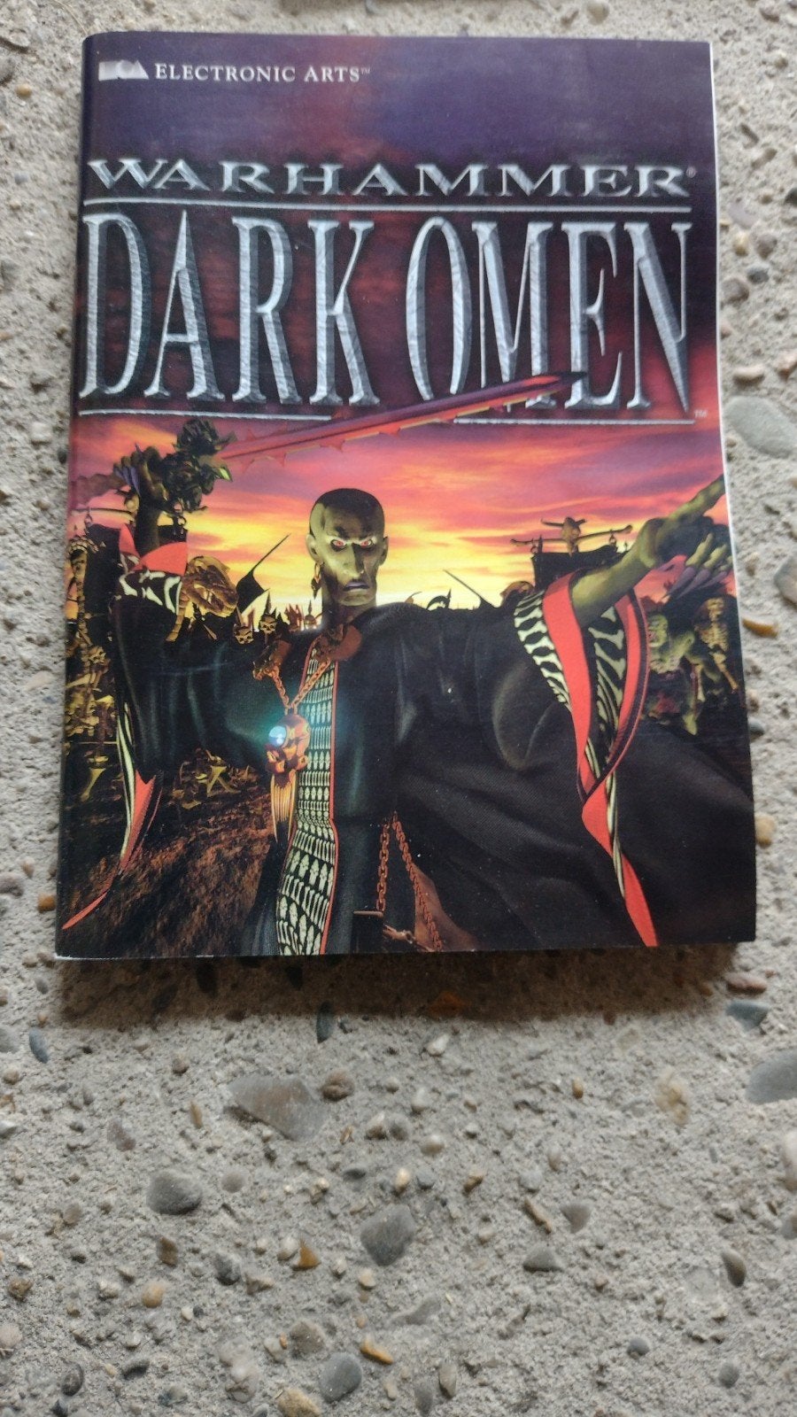 Warhammer Dark Omen - Doos en Boekje (GEEN GAME), Spelcomputers en Games, Ophalen of Verzenden, Gebruikt, Vechten
