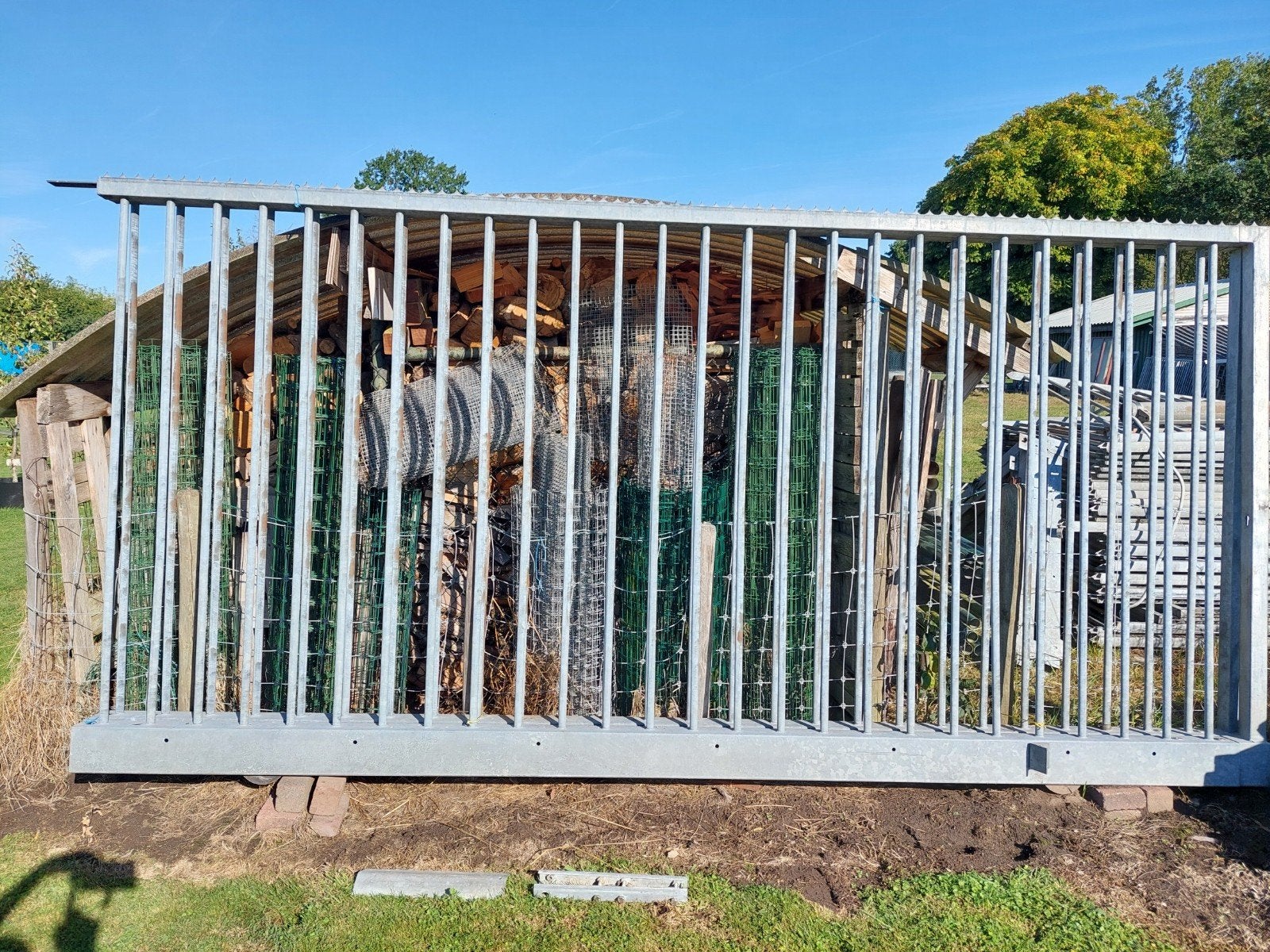 schuifpoort totaal 8 meter 2 delen van 4 meter l, Tuin en Terras, Ophalen of Verzenden, IJzer, Spijlenhekwerk