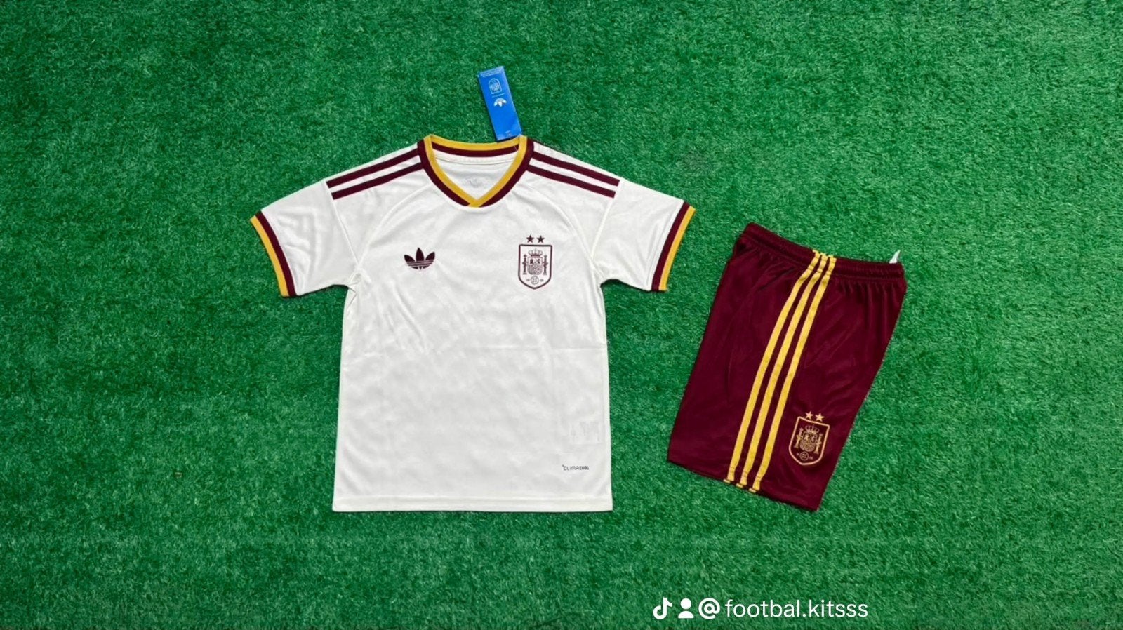Voetbalshirts en trainingspakken - Diverse landen, Shirt, Nieuw, Ophalen of Verzenden, Maat S
