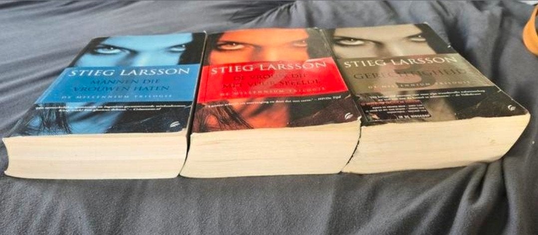 Stieg Larson. Millenium Triologie, Boeken, Ophalen of Verzenden, Gelezen