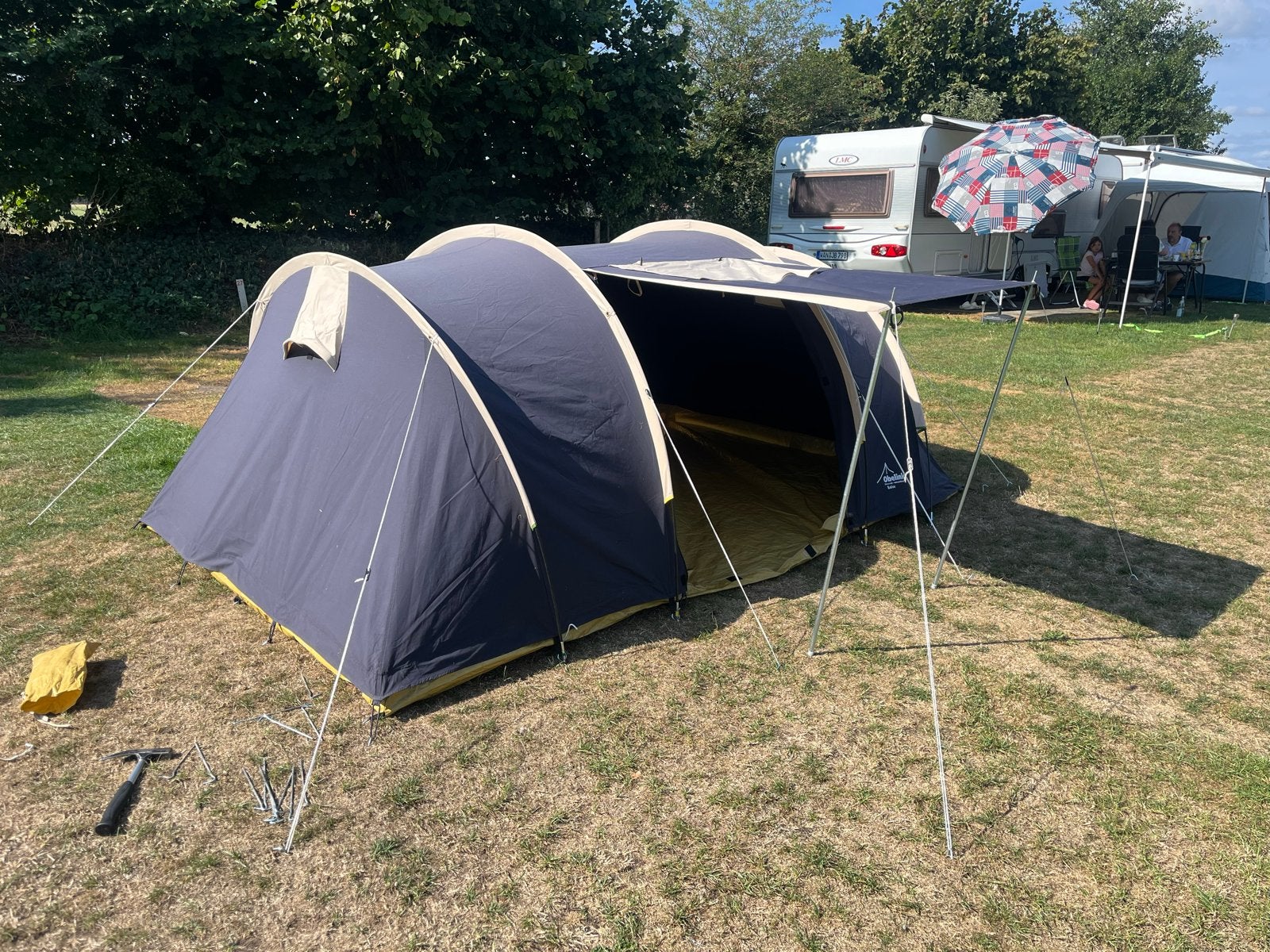Obelink Salou tunneltent - 4 persoons, Caravans en Kamperen, Tenten, Ophalen, Gebruikt, Tot en met 4