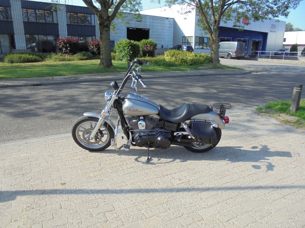 Harley Davidson Chopper 96 FXDC Dyna Super Glide Custom, Motoren, Motoren | Harley-Davidson, Chopper, Bedrijf, Milwaukee
0000  Milwaukee, US