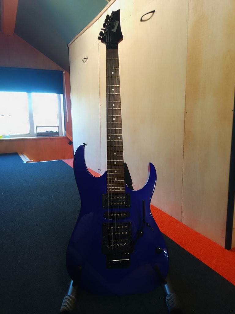 Nette Ibanez gitaar met Floyd Rose tremolo, Ophalen, Zo goed als nieuw, Solid body, Ibanez