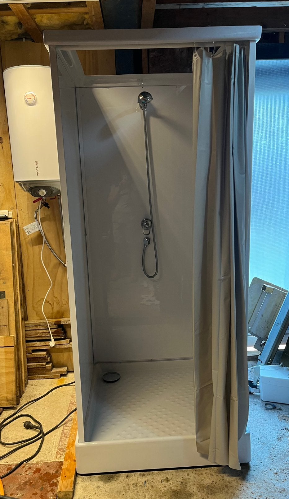 tijdelijke  douchecabine incl. Boiler en sanibroyeur!, Ophalen of Verzenden, Gebruikt, Douche