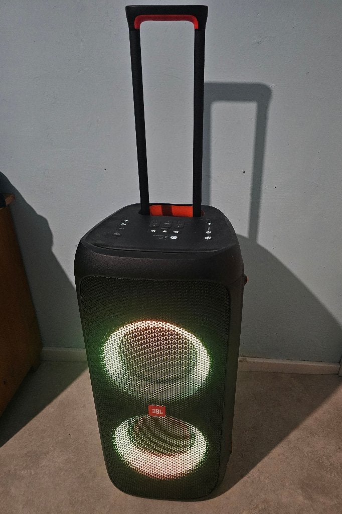 JBL PartyBox 310 + 12V Auto lader, Audio, Tv en Foto, Luidsprekers, Inclusief kabels, JBL, Party speaker, Zo goed als nieuw