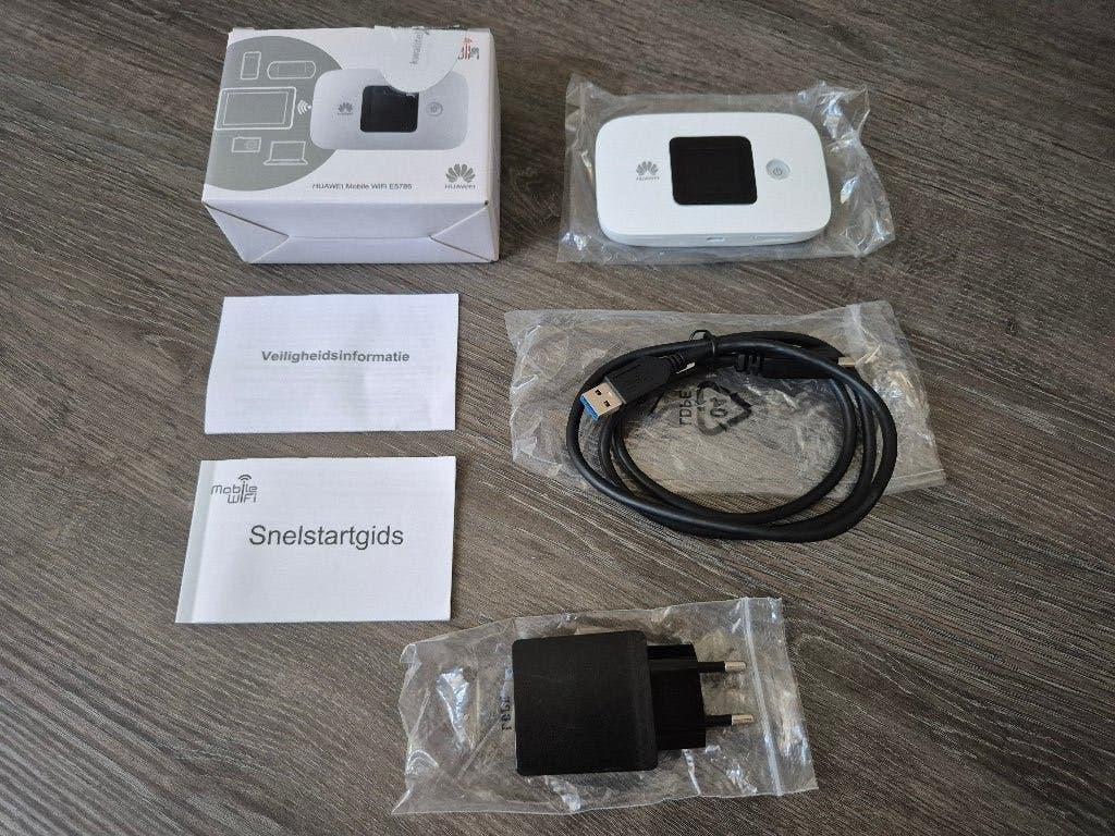 HUAWEI E5786 Mobile WIFI - snelle draagbare WIFI hotspot, Ophalen of Verzenden, Zo goed als nieuw, Router, Huawei