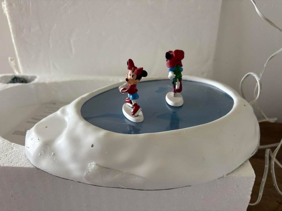 Disney departement 56 schaatsbaan kerstdorp, Diversen, Ophalen of Verzenden, Zo goed als nieuw