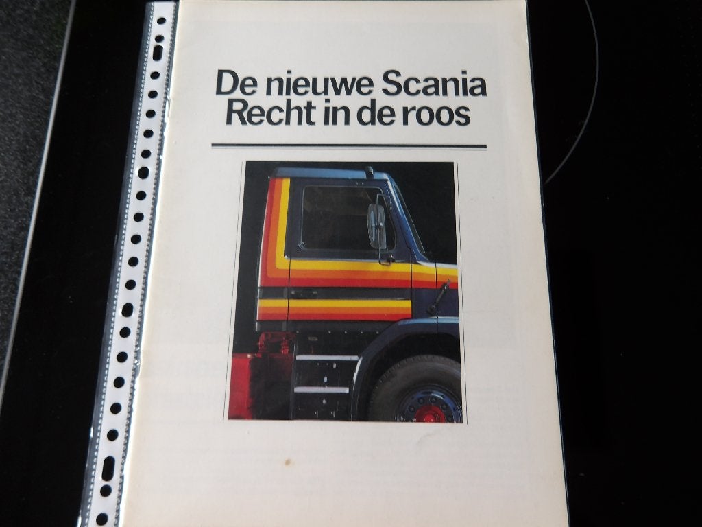 Scania brochure 'De nieuwe Scania Recht in de roos', Ophalen of Verzenden, Gelezen, Algemeen