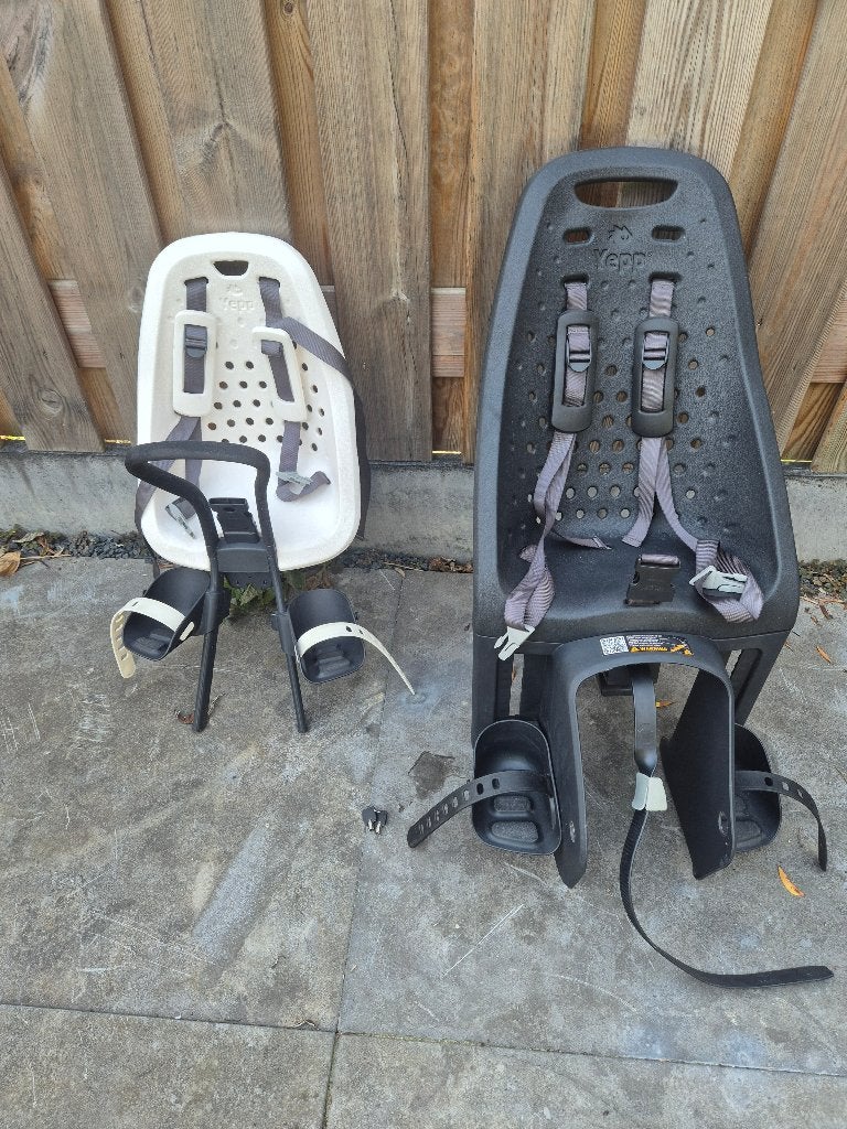 Yepp 2 Fiets stoeltjes (voor en achter), Ophalen, Gebruikt, Voetsteuntjes