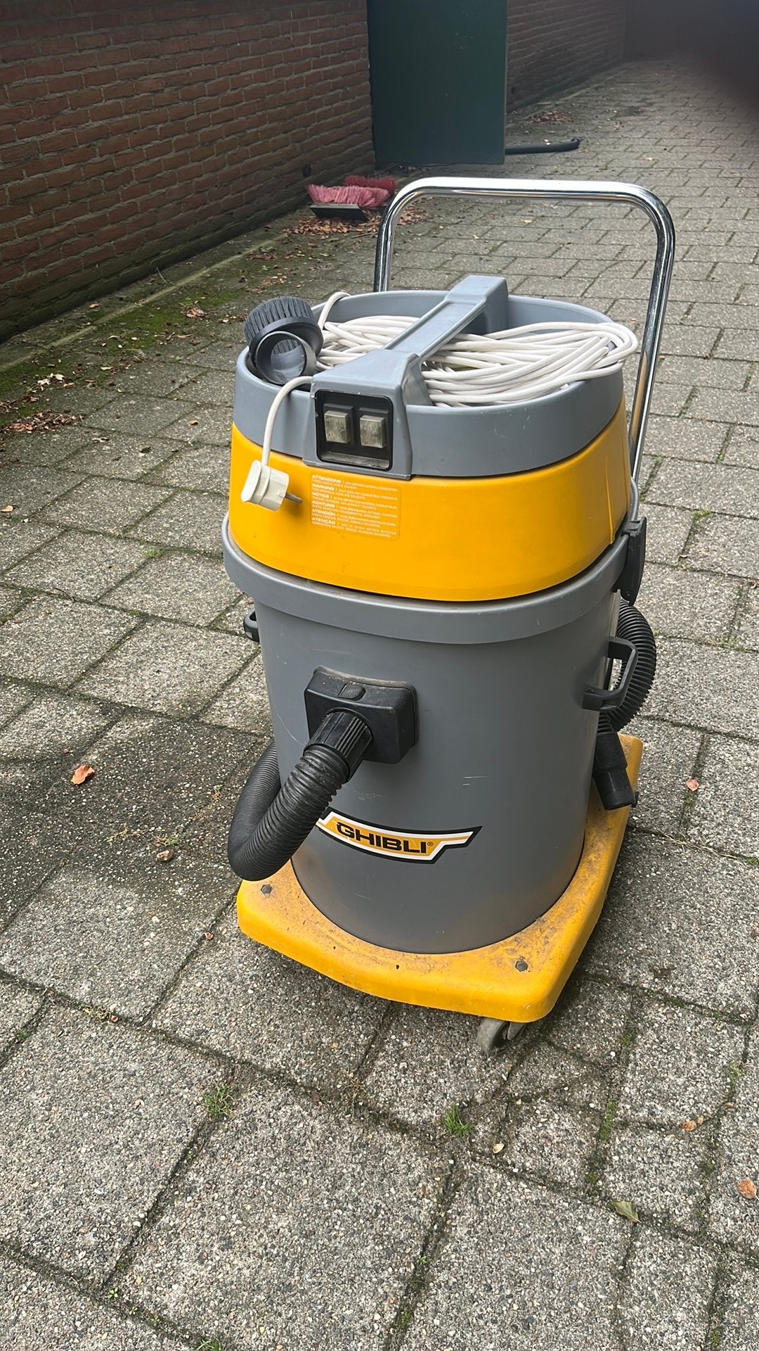 Zeer nette professionele Ghibli water en stofzuiger, Ophalen, Gebruikt, Waterstofzuiger