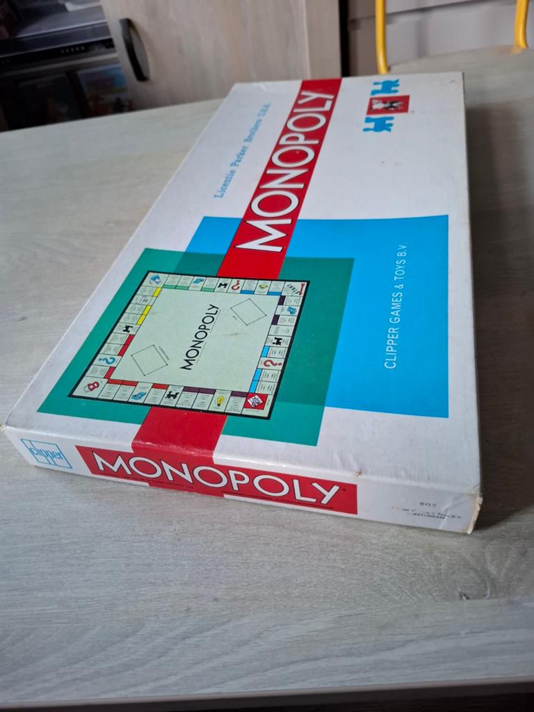 Vintage Monopoly Bordspel - Clipper Games & Toys B.V., Hobby en Vrije tijd, Gezelschapsspellen | Bordspellen, Gebruikt, Drie of vier spelers