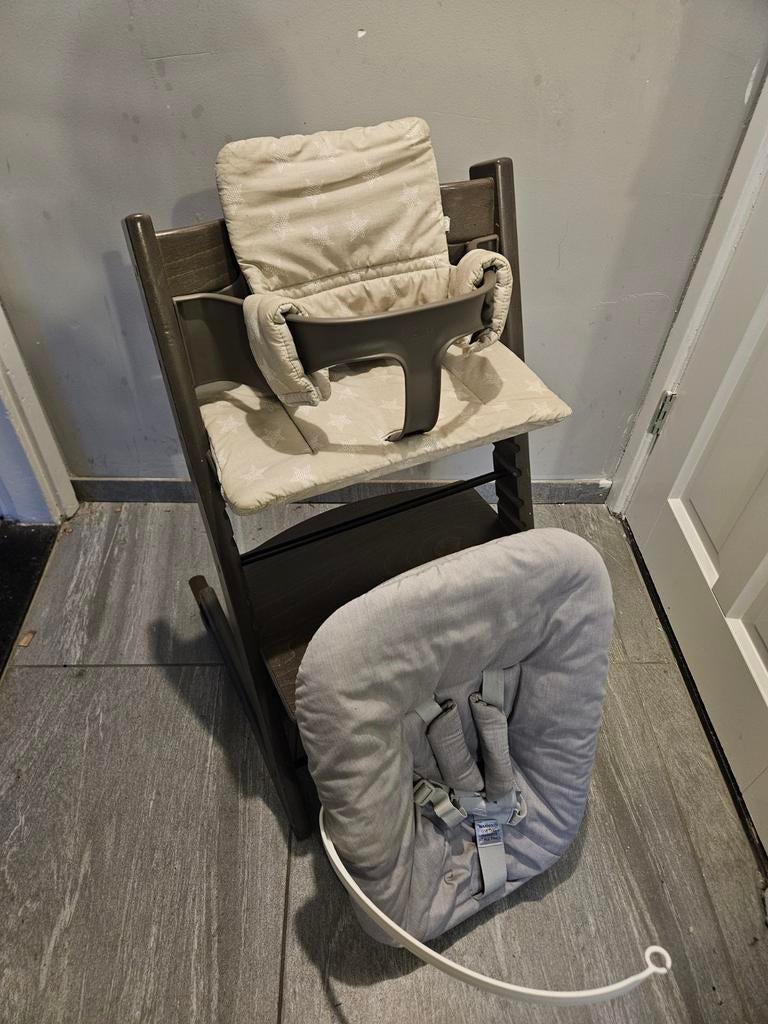 Hazy grey Stokke tripp trapp, supernette staat., Kinderen en Baby's, Kinderstoelen, Ophalen, Zo goed als nieuw, Meegroeistoel