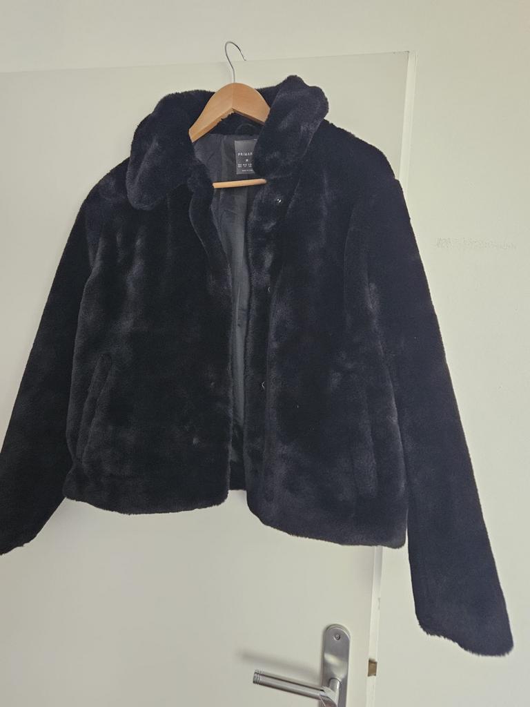 Primark Zwarte Bontjas Maat M, Ophalen of Verzenden, Zo goed als nieuw, Maat 38/40 (M), Zwart