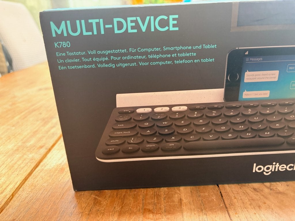 Logitech K780 Multi-Device Draadloos Toetsenbord, Computers en Software, Toetsenborden, Multimediatoetsen, Logitech, Nieuw, Ophalen of Verzenden