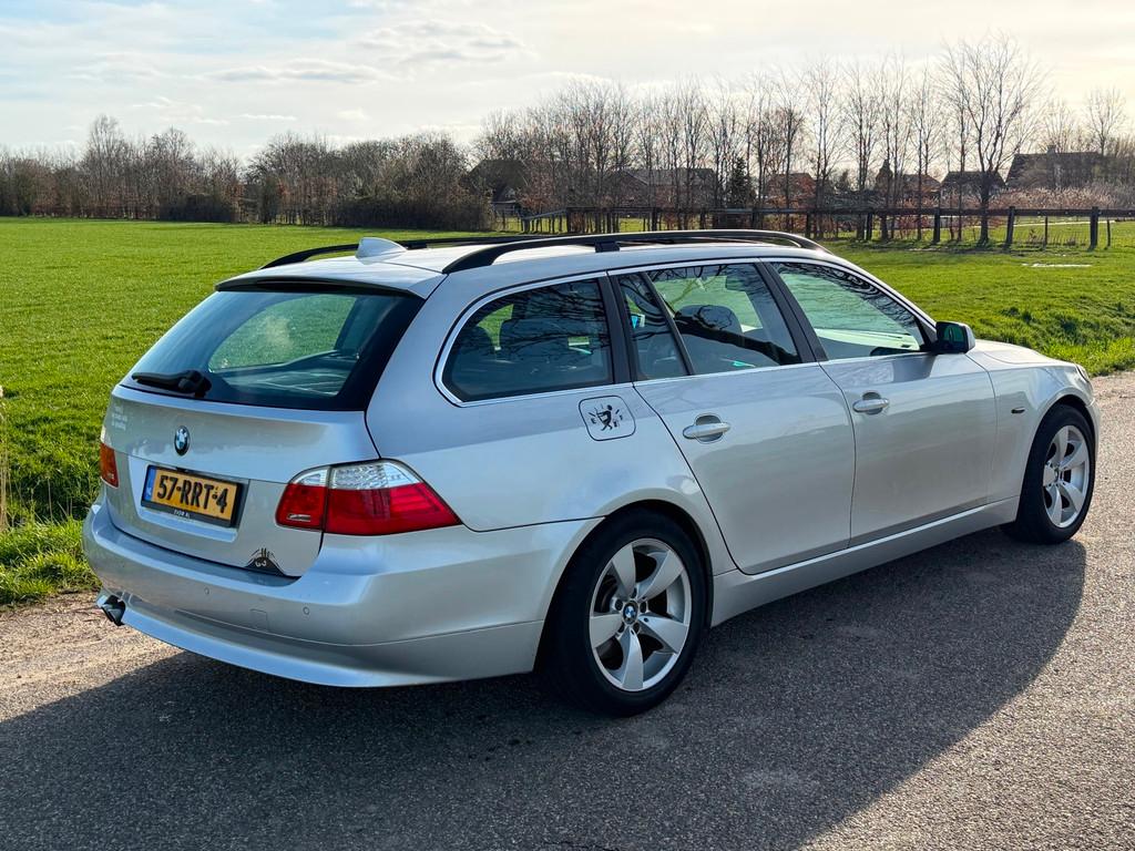 BMW 5-serie Touring 525xd AUT APK 10-2026 Panodak Leder Navi, Auto's, Automaat, Gebruikt, Zwart, 2993 cc