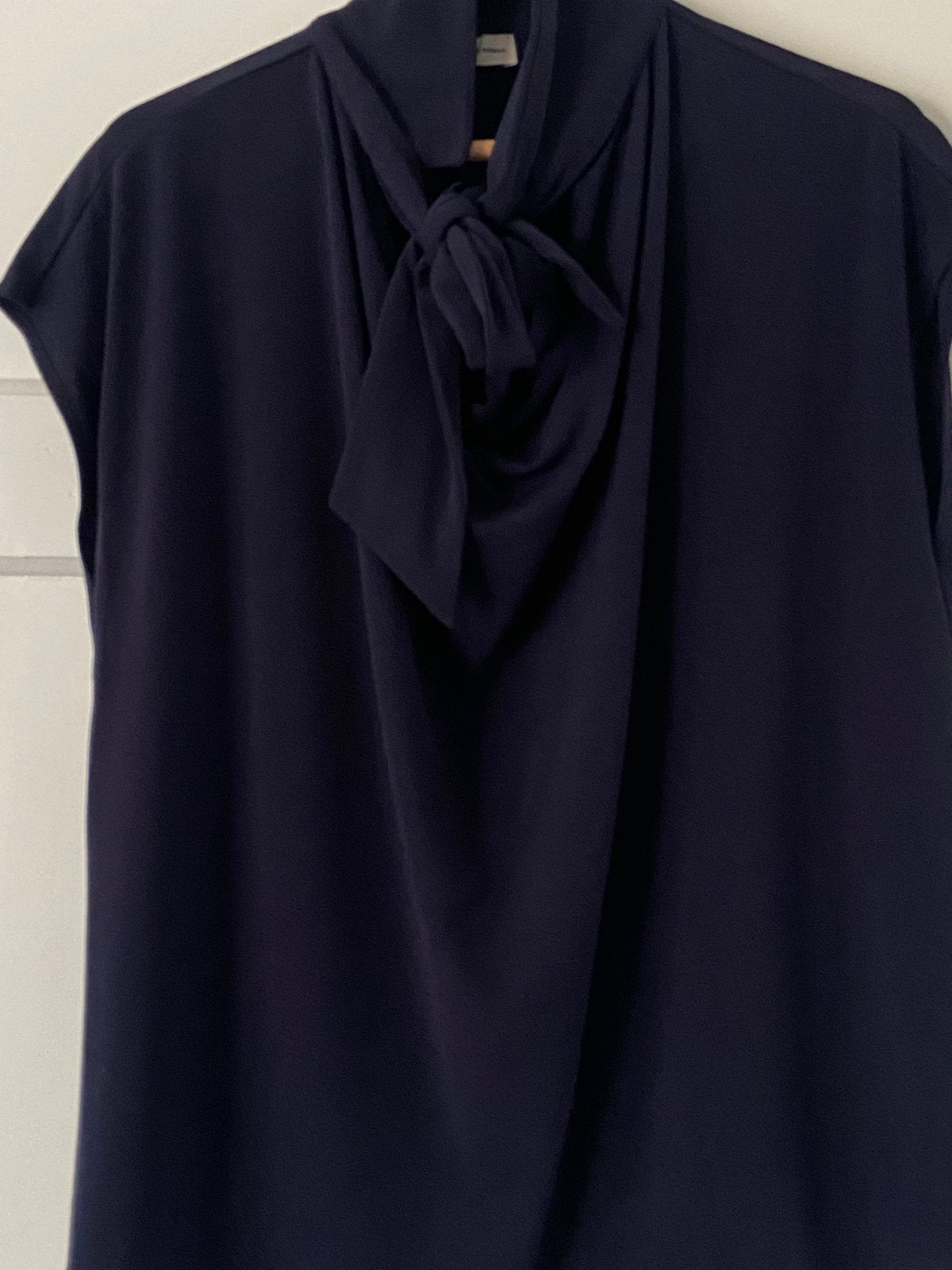 Blouse bow tie By Malene Birger, Ophalen of Verzenden, Zo goed als nieuw, Maat 34 (XS) of kleiner