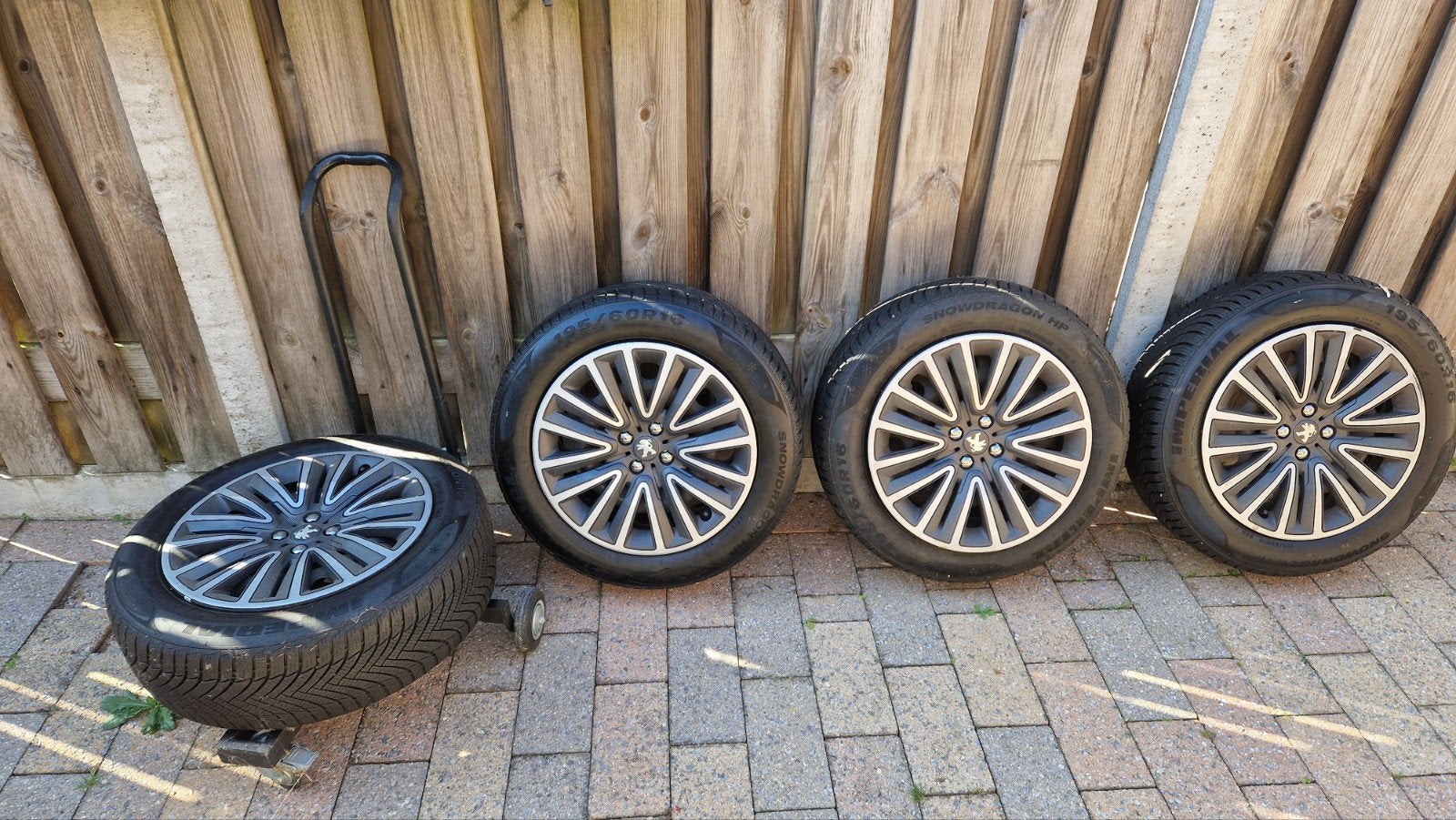 16 inch winterbanden met stalen velgen, Auto-onderdelen, Ophalen, Gebruikt, Peugeot