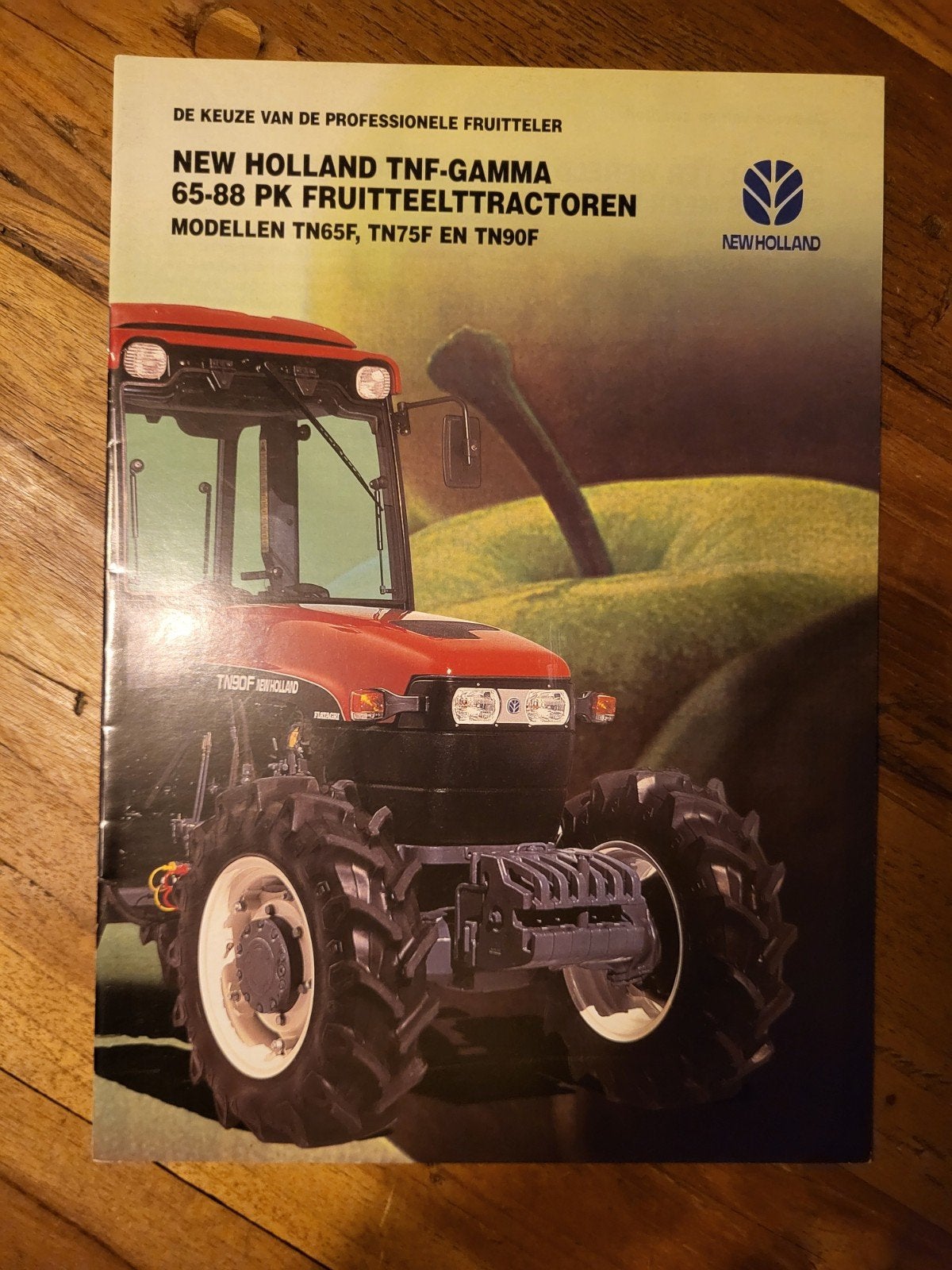 tractor folder New Holland TNF gamma fruitteelttractoren, Boeken, Catalogussen en Folders, Ophalen of Verzenden, Zo goed als nieuw