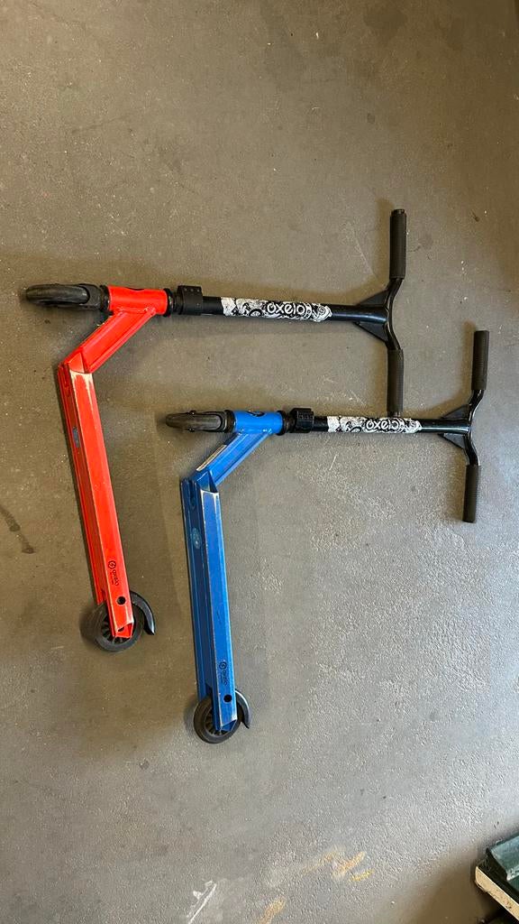 Stuntstep rood en blauw - Per stuk of twee voor €40, Fietsen en Brommers, Steps, Ophalen, Gebruikt, Gewone step