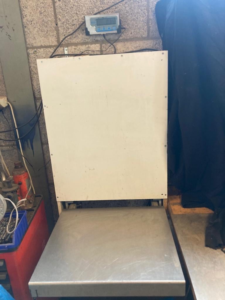 Weegschaal, Electrisch, Hangweegschaal, opklapbaar 150 Kg., Doe-het-zelf en Verbouw, Weegschalen, Gebruikt, Hangweegschaal, 100 tot 200 kg