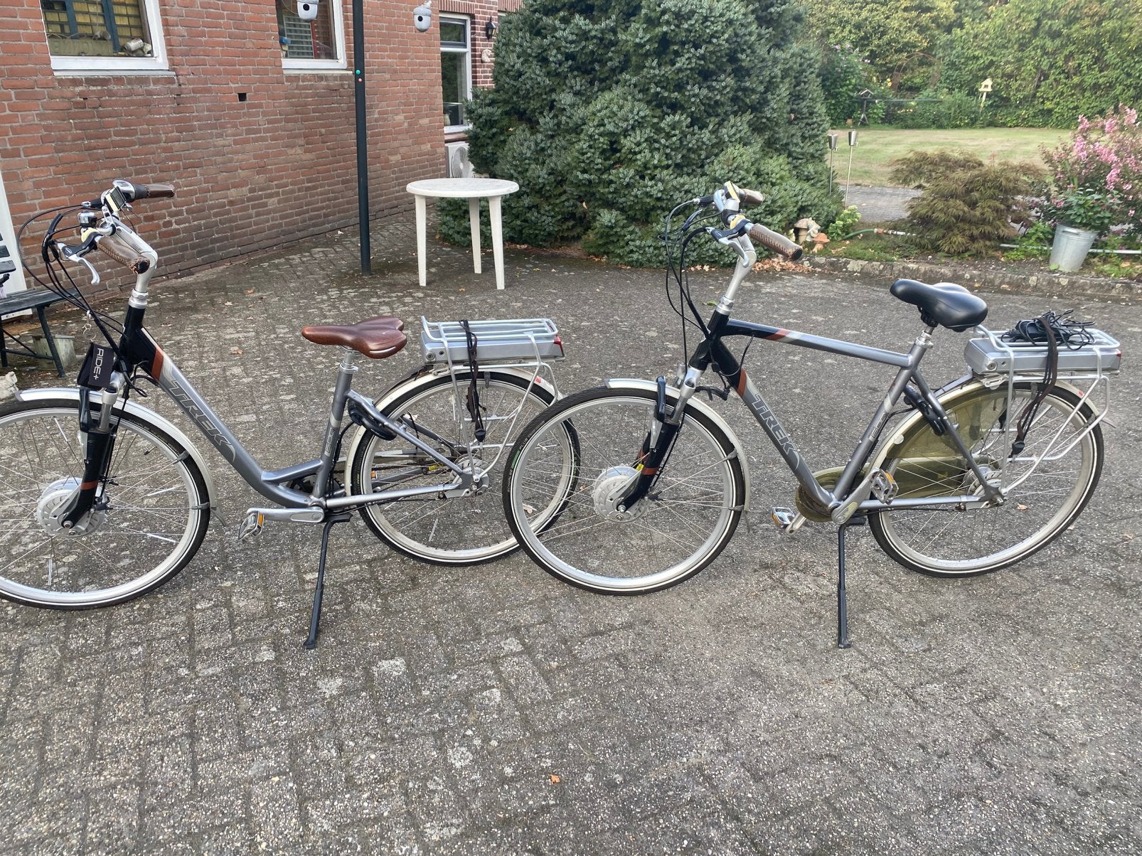 Twee elektrische fietsen met oplader, Ophalen, Gebruikt, Overige merken